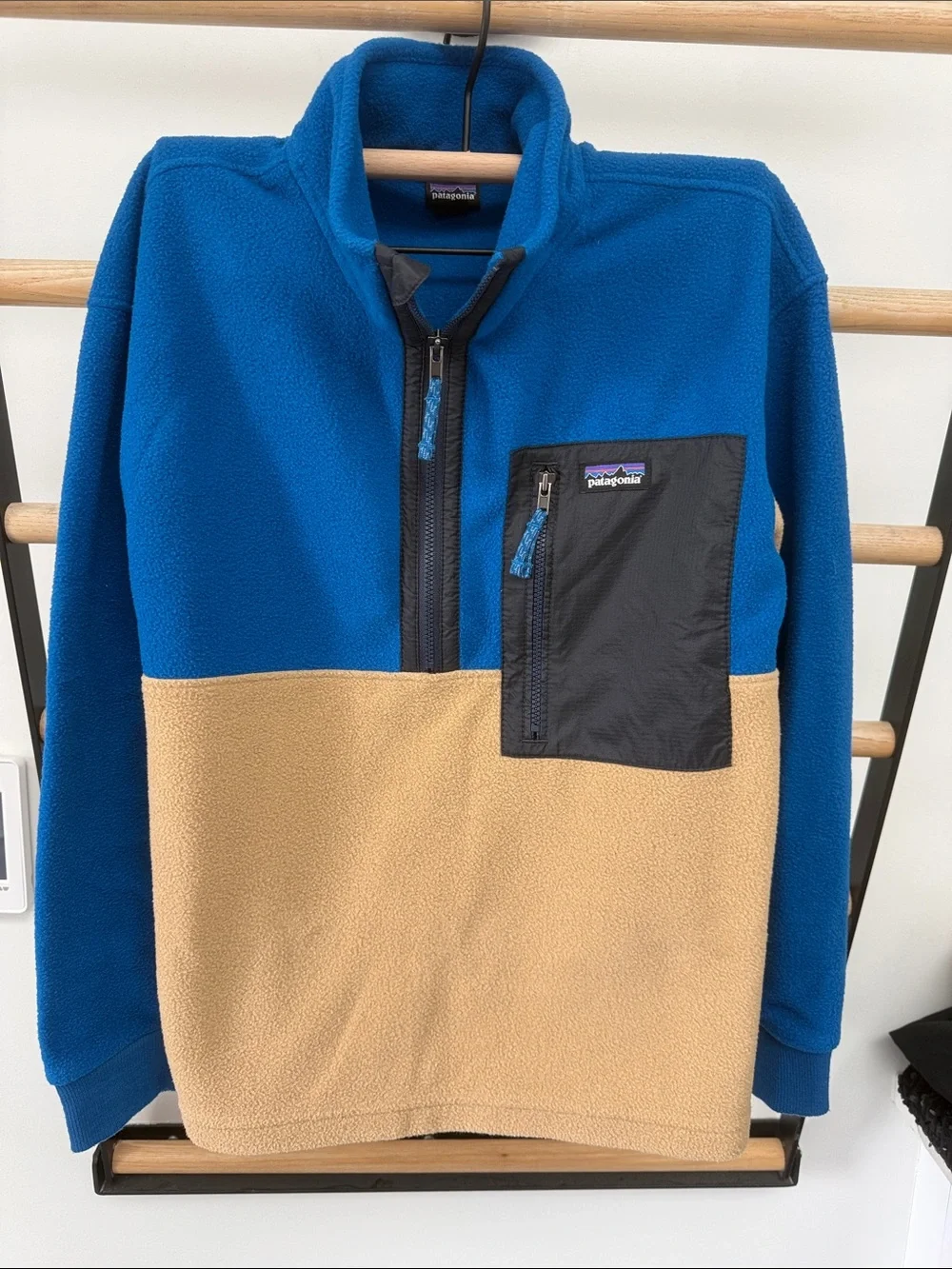 Patagonia youth Blue & Tan Half-Zip Fleece Pullover size Large
